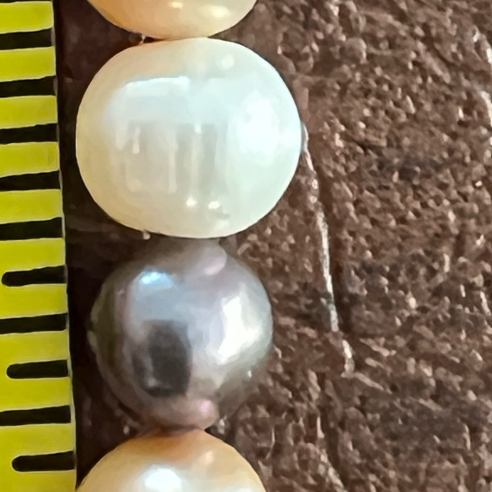 Gold and Silver Pearl  Necklace and Bracelet. - Picture 7 of 10